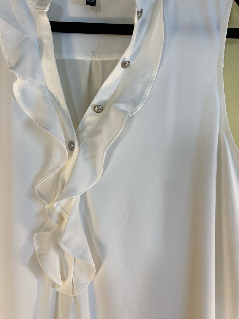White House Black Market White Ruffle-Trim V-Neck Blouse NWO Tags - Picture 7 of 7